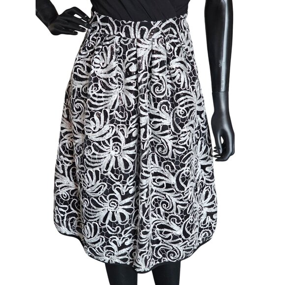 Black/White 3D Applique Cocktail Dress - R&M Richards - Picture 4 of 11